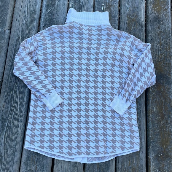 Debut Houndstooth Button Up Collared Cardigan - Picture 8 of 8